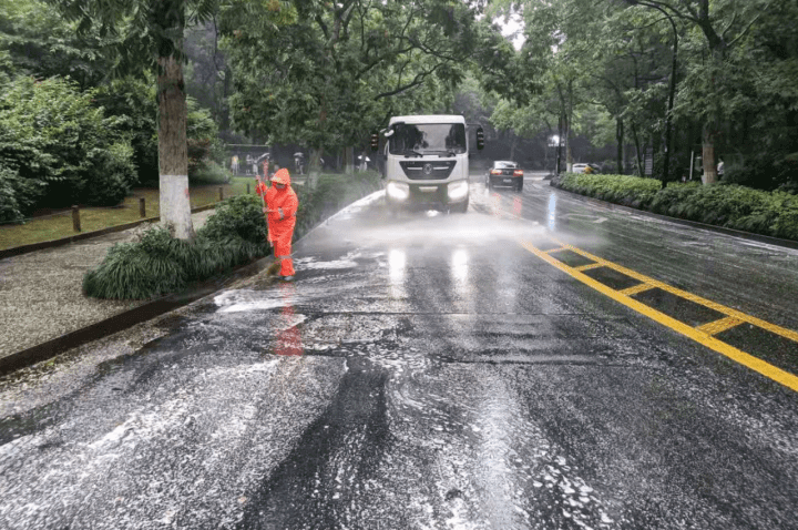 雨水中的泡沫怎么消